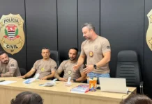 DISE de Bragança Paulista realiza palestra sobre drogas para equipe do CAPS de Atibaia