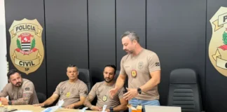 DISE de Bragança Paulista realiza palestra sobre drogas para equipe do CAPS de Atibaia