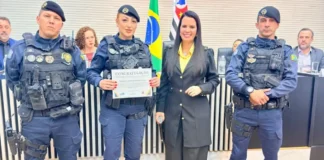 Dedicação e reconhecimento: agente da GCM recebe homenagem na Alesp