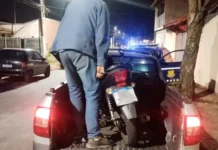 Embriagado, sem CNH e agressivo: motociclista é preso pela GCM