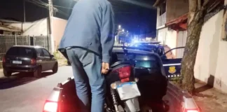 Embriagado, sem CNH e agressivo: motociclista é preso pela GCM