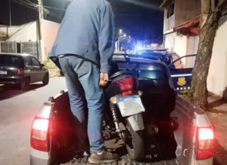Embriagado, sem CNH e agressivo: motociclista é preso pela GCM