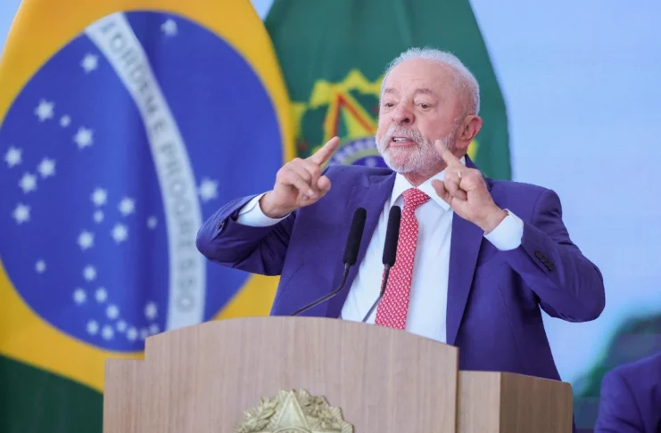 Lula assina decreto que reforça regras para redes sociais e big techs no Brasil
