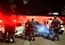 Três são presos por sequestro e cárcere privado após vítima ser colocada em porta-malas