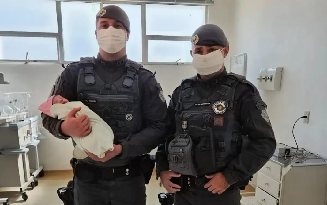 A ocorrência mais especial do policiais ajudam no nascimento de Maria Alice