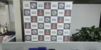 Casal é preso com arma, mais de 3 kg de drogas e rádios comunicadores