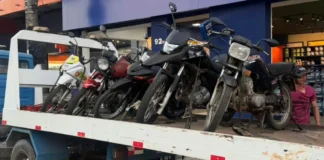 Equipe ROM realiza bloqueio viário e recolhe motocicletas irregulares