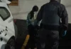 Homem é socorrido com faca cravada na nuca e suspeita é presa em Socorro