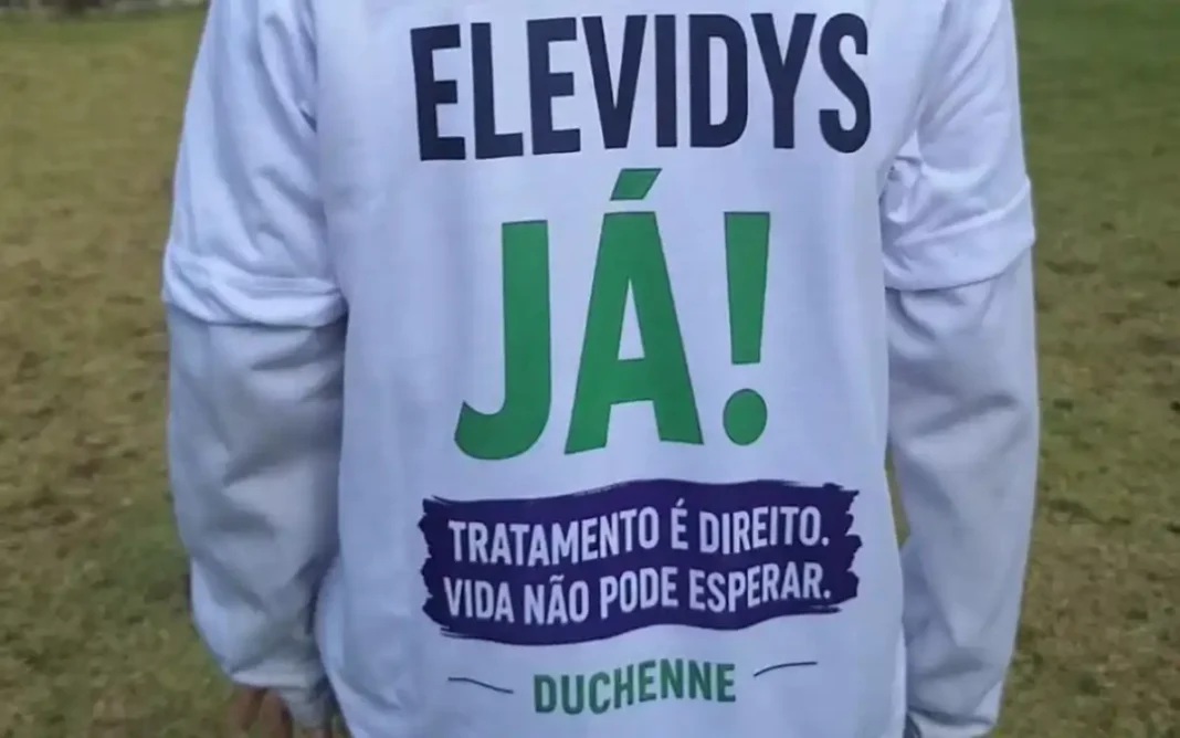 Mãe de Vargem participa de mobilização em Brasília por tratamento para crianças com Distrofia Muscular de Duchenne