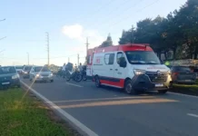 Motociclista fica ferida após colisão traseira na Rodovia Capitão Barduíno, em Bragança Paulista