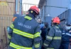 Mulher fica ferida após queda de escada e ficar transfixada por lança de portão em Bragança Paulista