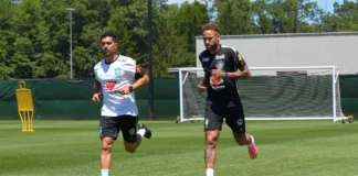 Neymar volta a treinar com a seleção a dois dias do jogo contra o Haiti
