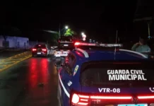 Sertanejo universitário a todo volume termina com veículo apreendido em Bragança Paulista