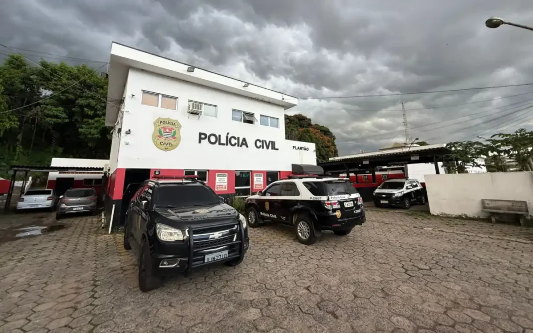 EX-COMPANHEIRA SE TRANCA EM BANHEIRO APÓS AMEAÇAS E HOMEM É PRESO EM VARGEM