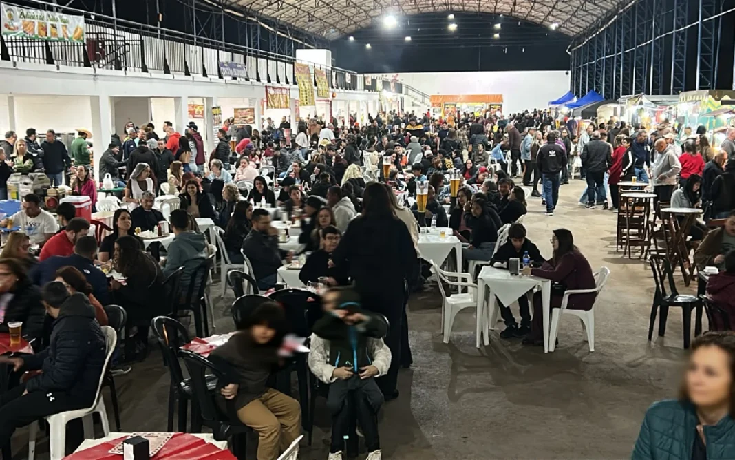 Festival de Inverno leva programação cultural à Feira Noturna do Posto de Monta em Bragança Paulista