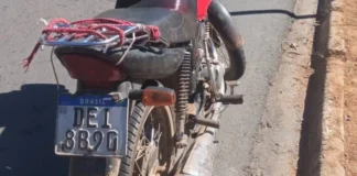 Motociclista é preso após abordagem com crianças de 5 e 6 anos e placa adulterada