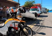 Mulher fica ferida após capotar carro em acidente no bairro Planejada 2