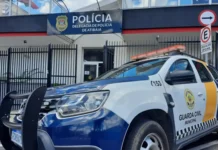 Homem é preso por incêndio em veículos e suspeita de cárcere privado em Atibaia