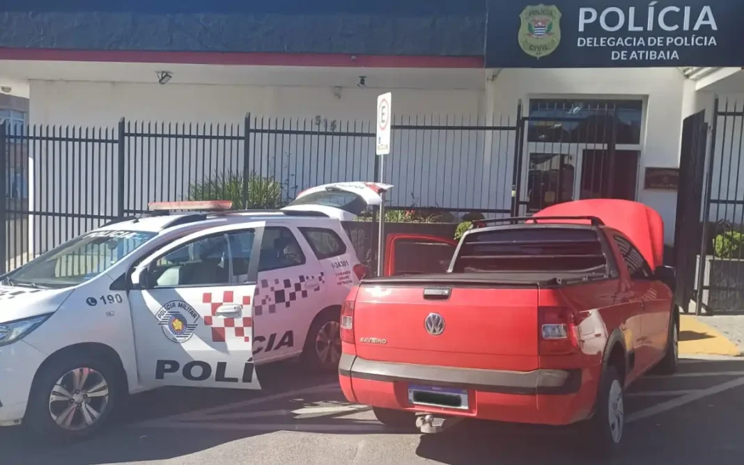 Polícia Militar recupera Saveiro furtada e prende motorista em Atibaia