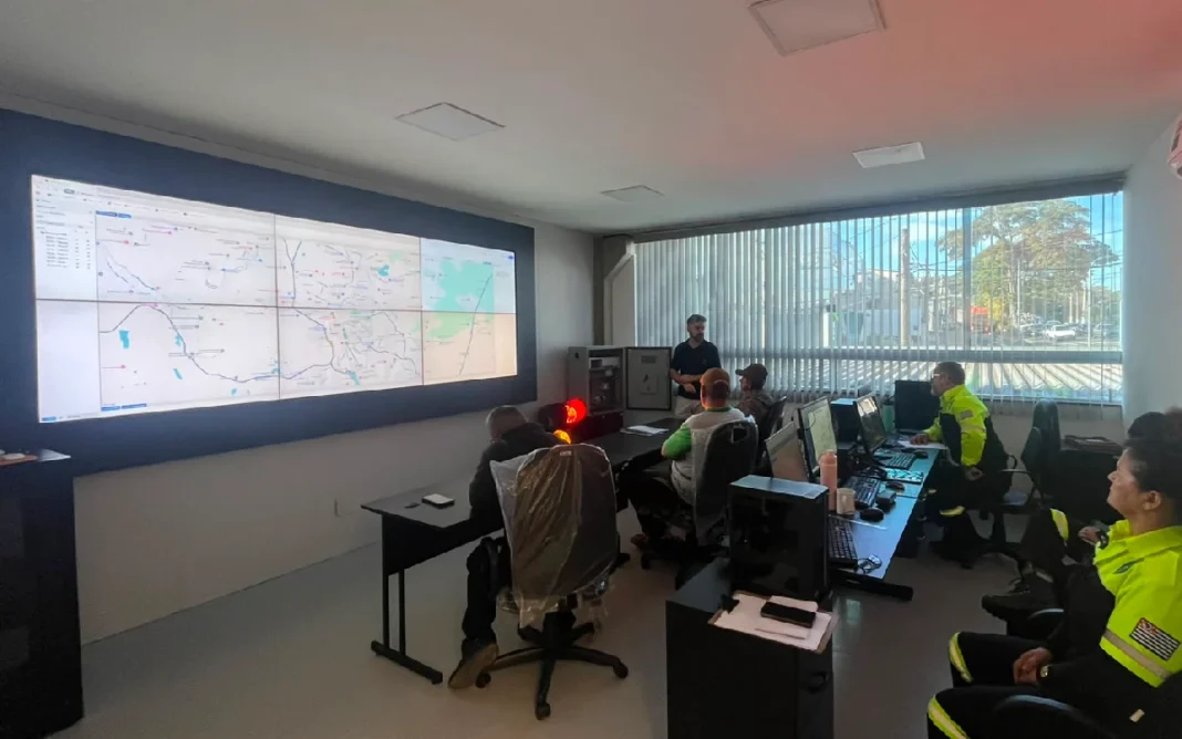 Bragança Paulista capacita equipes para operação de sistema semafórico inteligente