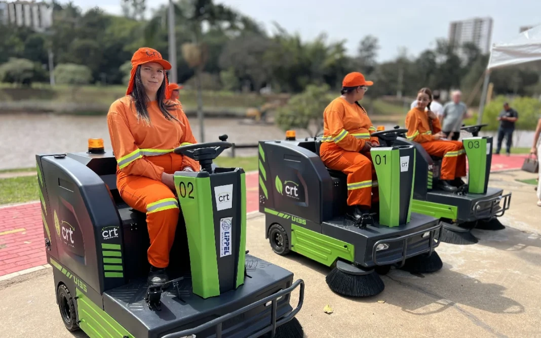 Bragança Paulista recebe novos equipamentos para limpeza urbana e coleta de resíduos