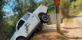 Caminhonete roubada é recuperada após perseguição e cerco policial em Nazaré Paulista