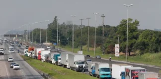 Lei torna permanente fiscalização do piso mínimo do frete no transporte de cargas