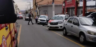 Motociclista fica ferido em acidente no Centro de Bragança Paulista