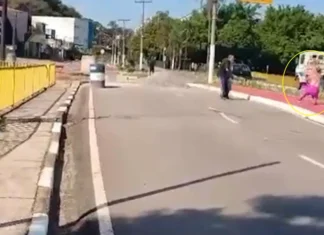 Mulher desmaia após ser atingida por pedrada na cabeça durante discussão