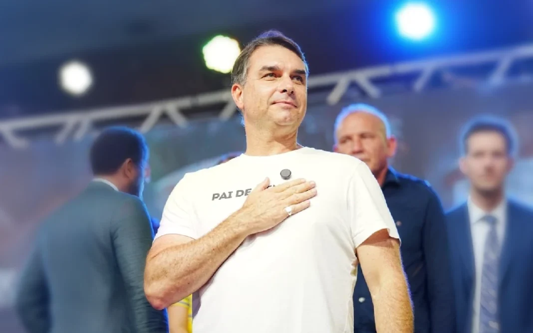 Pelo PL, Flávio Bolsonaro entra na disputa pela Presidência em 2026