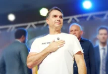 Pelo PL, Flávio Bolsonaro entra na disputa pela Presidência em 2026
