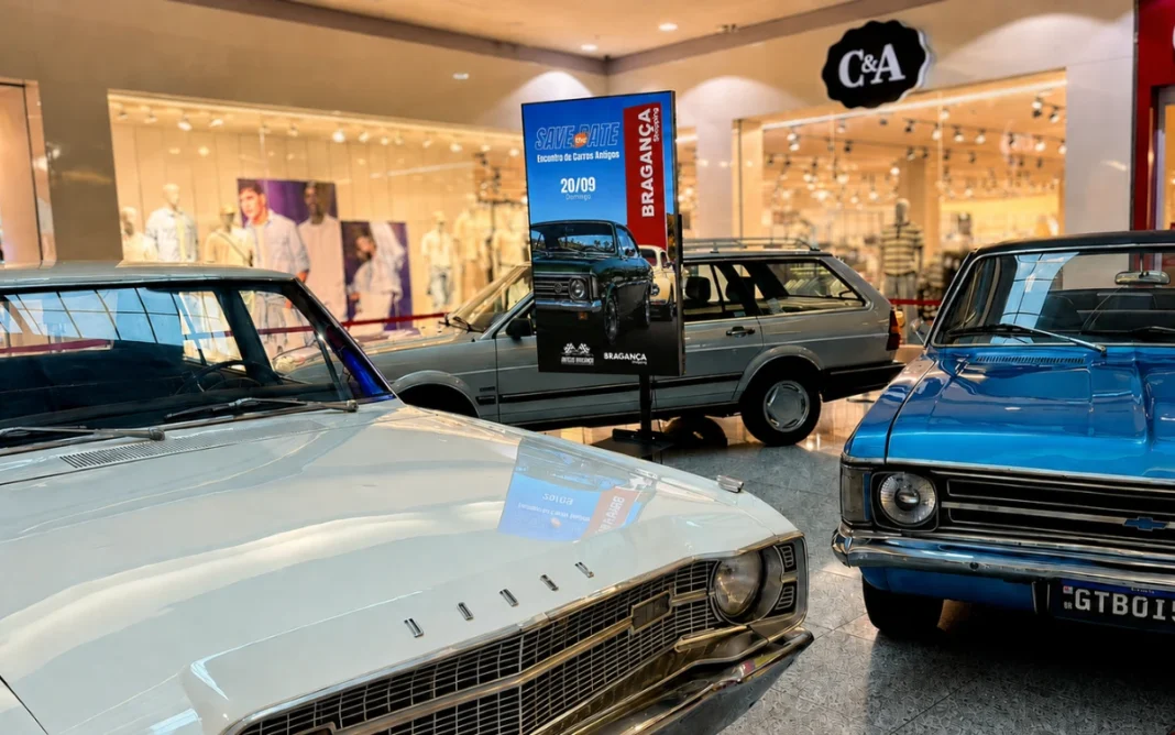 Bragança Shopping recebe Encontro Anual de Carros Antigos