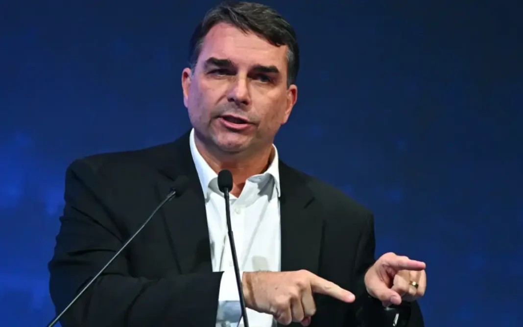 CAMPANHA DE LULA PEDE INVESTIGAÇÃO SOBRE POSSÍVEL APOIO DOS EUA A FLÁVIO BOLSONARO