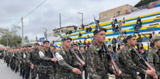 Desfile de 7 de Setembro reúne escolas, entidades e forças de segurança em Bragança Paulista