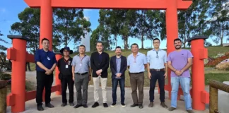 Embaixador do Japão no Brasil visita a 44ª Festa de Flores e Morangos de Atibaia