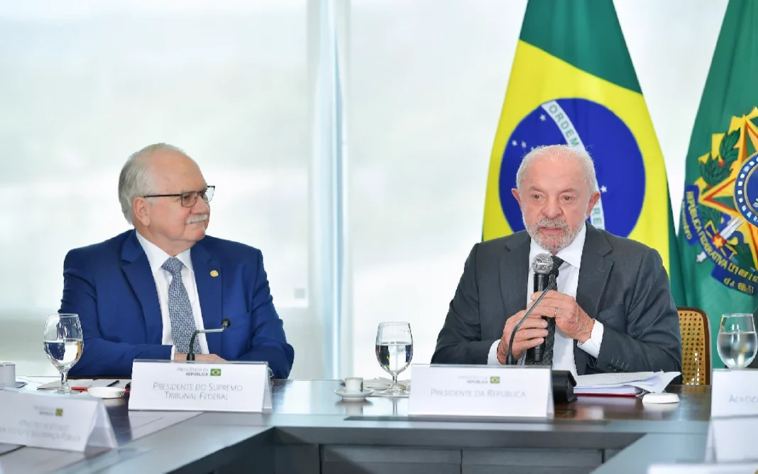 Em meio à crise no STF, Lula critica vazamentos seletivos e defende transparência