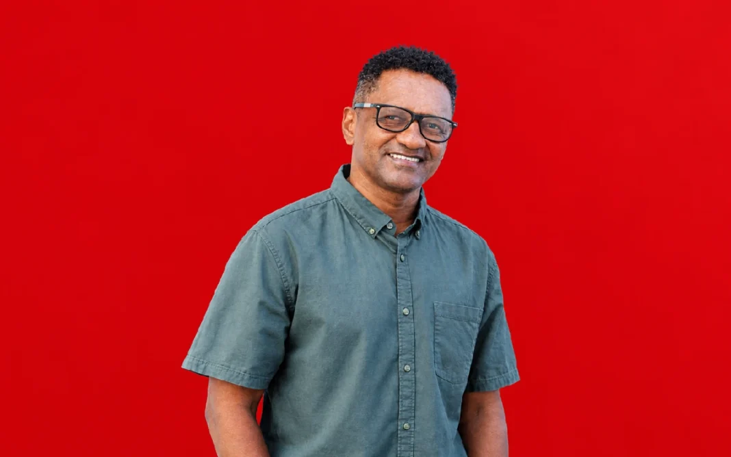 Hertz Dias propõe fim da escala 6x1 e revogação das reformas trabalhista e da Previdência