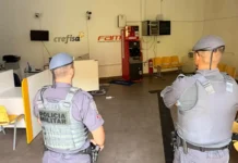 Ladrões invadem agência de crédito e tentam arrombar caixa eletrônico em Bragança Paulista