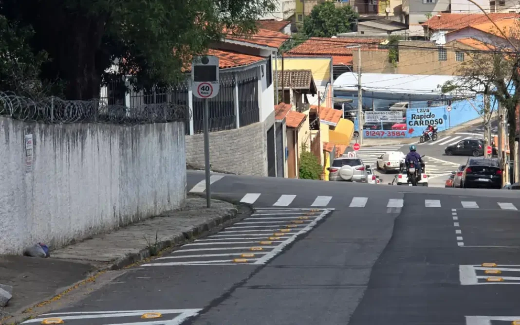 Lombada eletrônica começa a funcionar na Rua Gino Mazola em Bragança Paulista nesta segunda