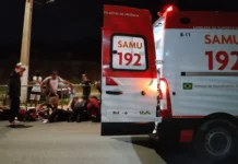 Motociclista fica gravemente ferida após colisão com van na Avenida Atílio Menin