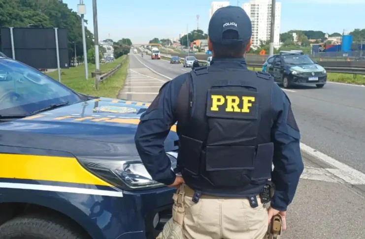 PRF realiza a Operação Independência 2026 nas rodovias federais de São Paulo com foco na redução de acidentes