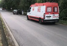 Acidente com Fiat Palio Weekend é registrado na Variante do Taboão
