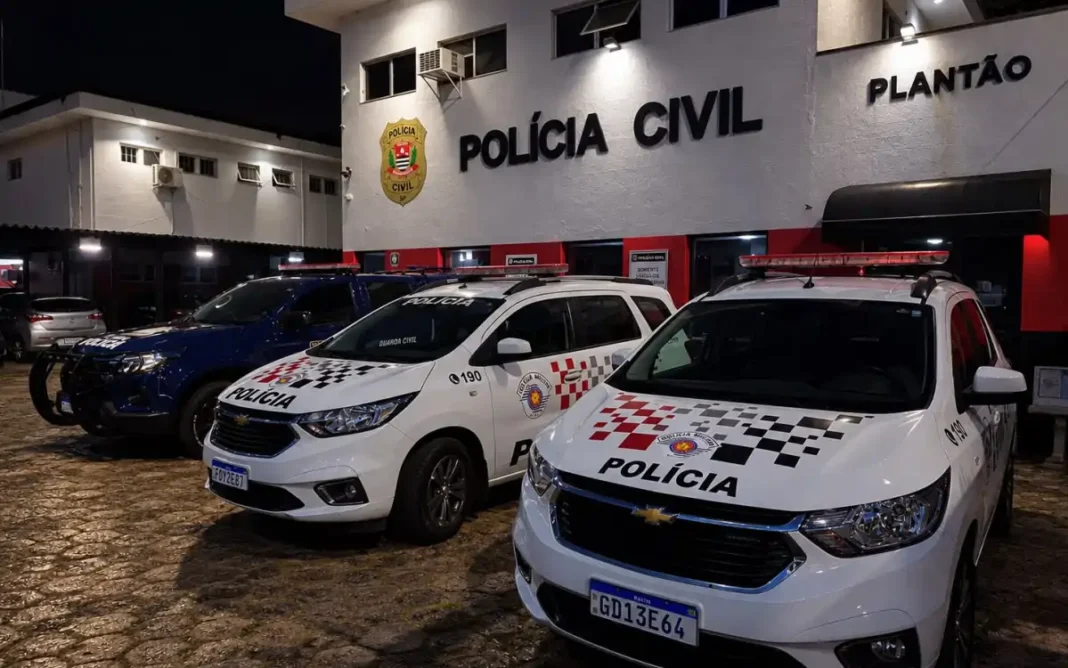 CRIANÇA DE 2 ANOS É ENCONTRADA SOZINHA EM RUA DURANTE A MADRUGADA