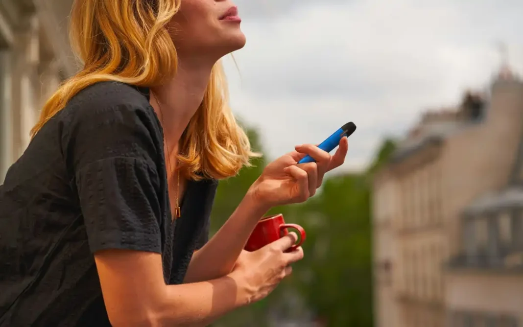 LEVANTAMENTO DE ESTUDANTES DE ATIBAIA REFORÇA INFLUÊNCIA DE AMIGOS, FESTAS E INTERNET NO CONTATO DE JOVENS COM VAPES