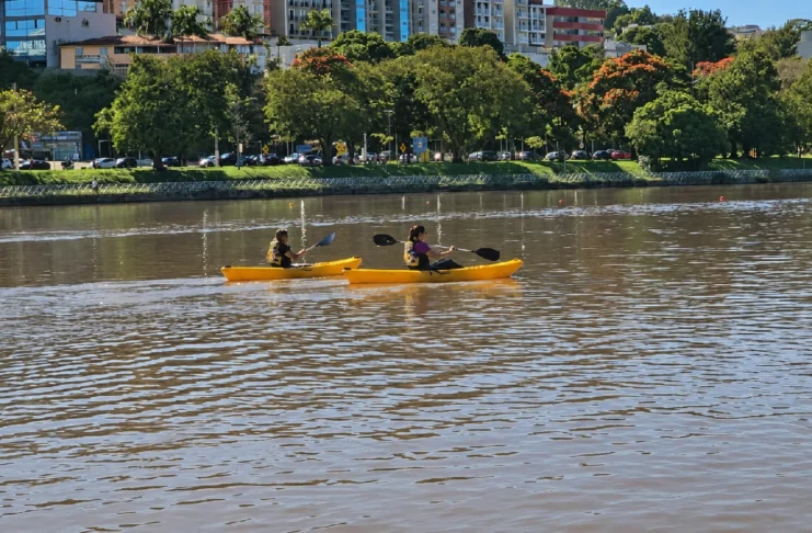 Outubro Rosa em Movimento terá 3ª Remada Rosa, serviços de saúde e atrações gratuitas neste sábado (24)