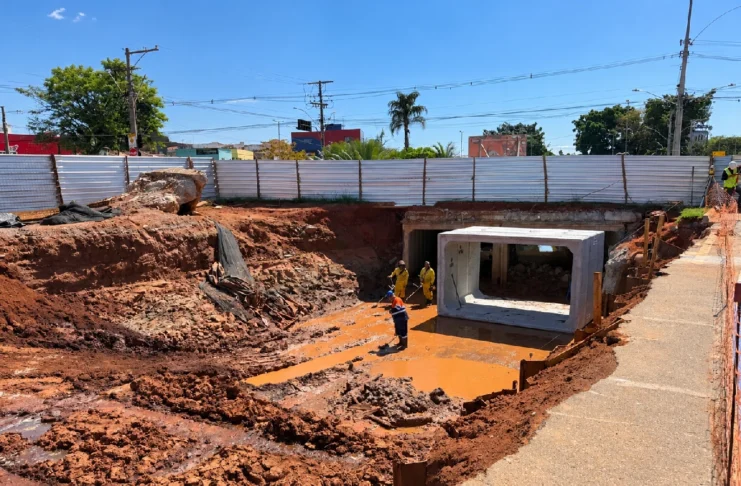 Obra no Ribeirão Lavapés terá interdições de trânsito nesta sexta-feira (9)
