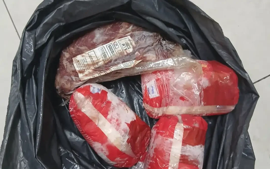 Polícia Militar prende homem durante furto em restaurante