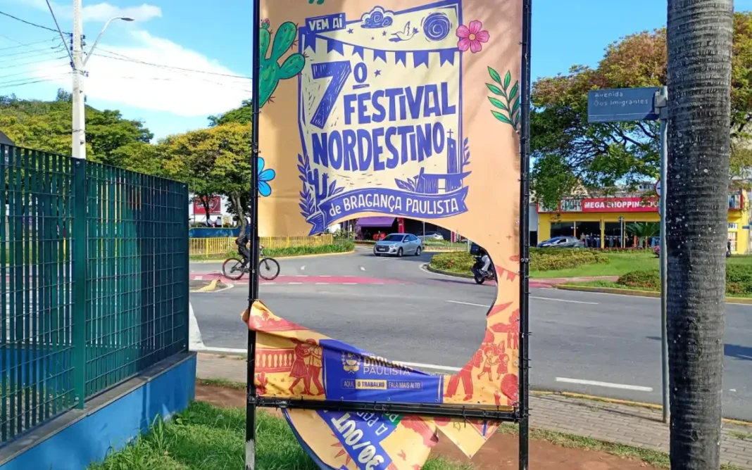 Prefeitura apura vandalismo contra banners do Festival Nordestino em Bragança Paulista