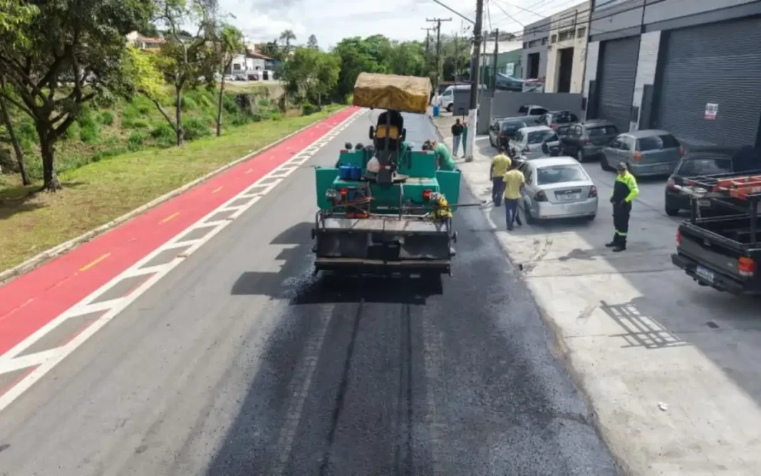 Programa Vias Novas prevê serviços de pavimentação em seis bairros de Bragança Paulista nesta terça-feira (13)