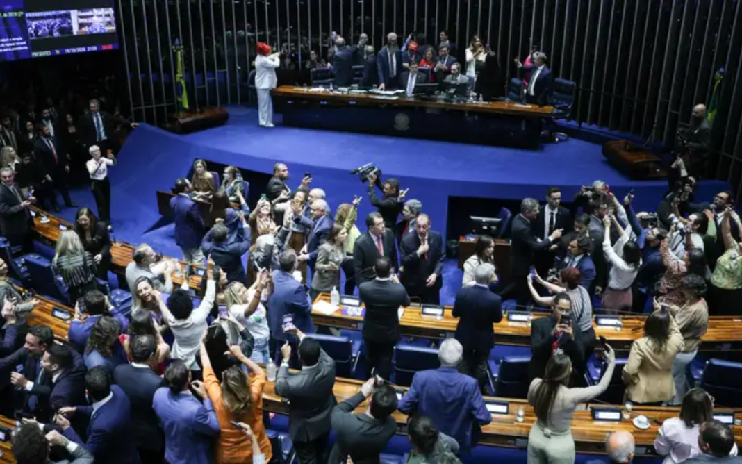 SENADO APROVA FIM DA ESCALA 6X1 E REDUÇÃO DA JORNADA DE TRABALHO